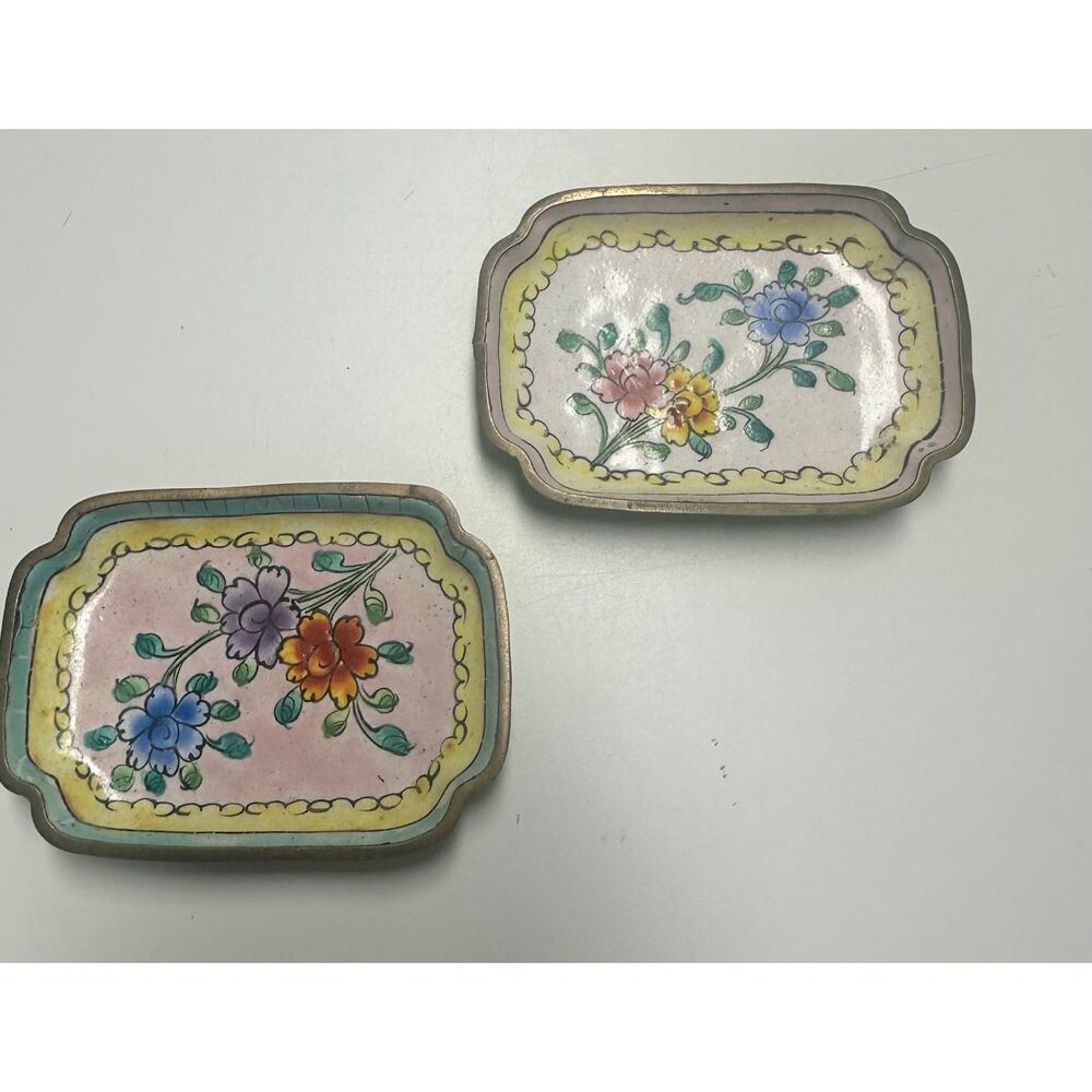 Charming Vintage Chinese Canton Enamel  Copper Miniature Trinket/Salt Dishes Set - Picture 2 of 9